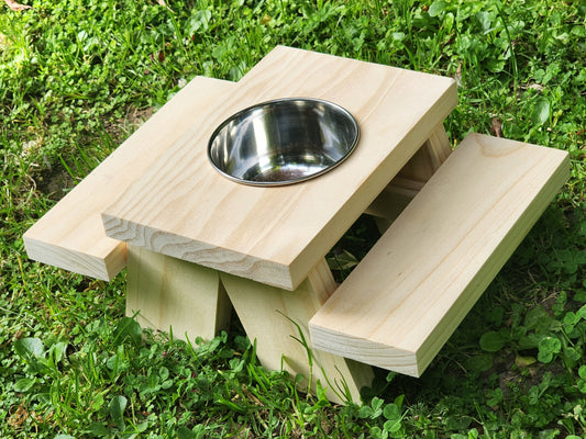 Pine Chinchilla Picnic Table with Bowl