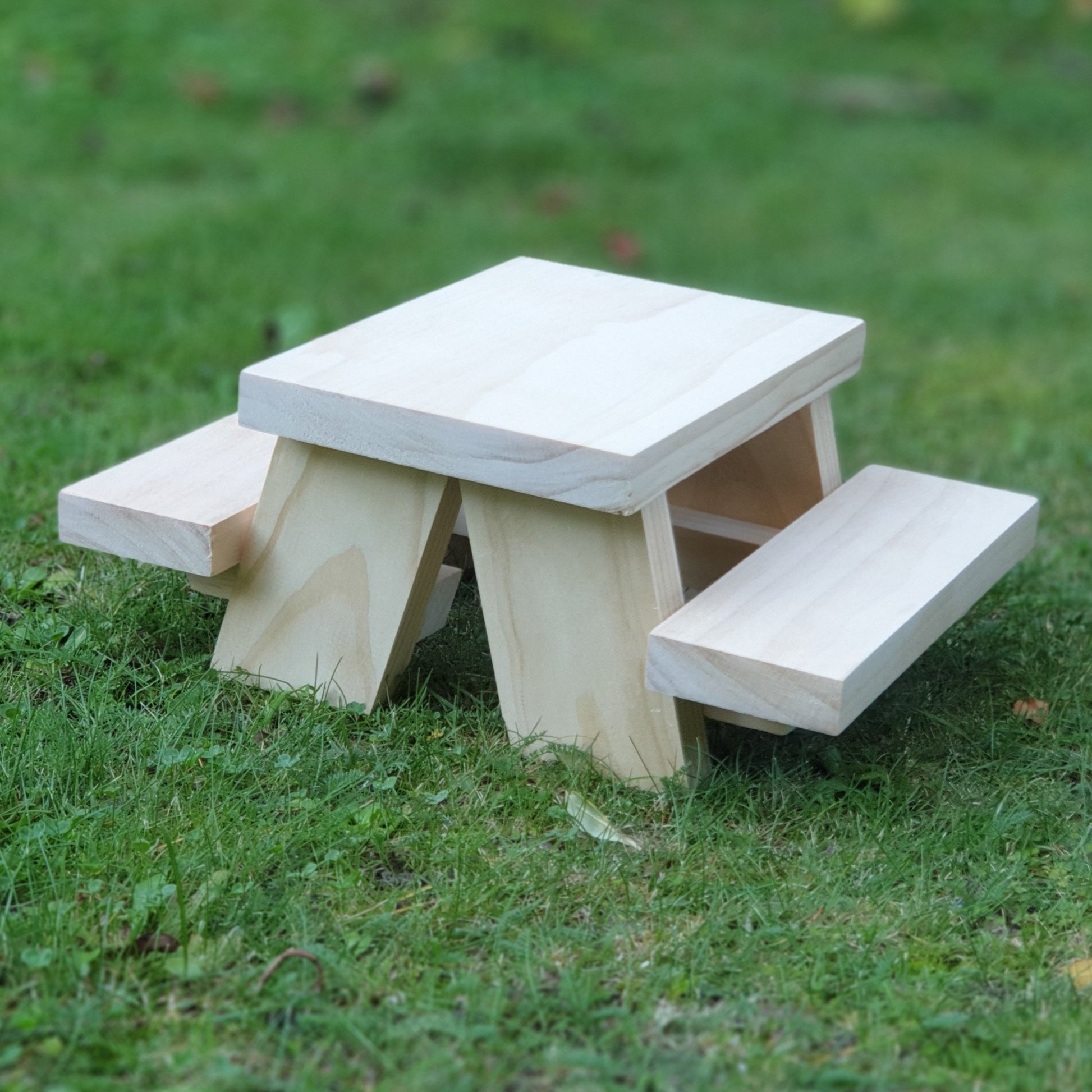 kiln-dried pine chinchilla picnic table