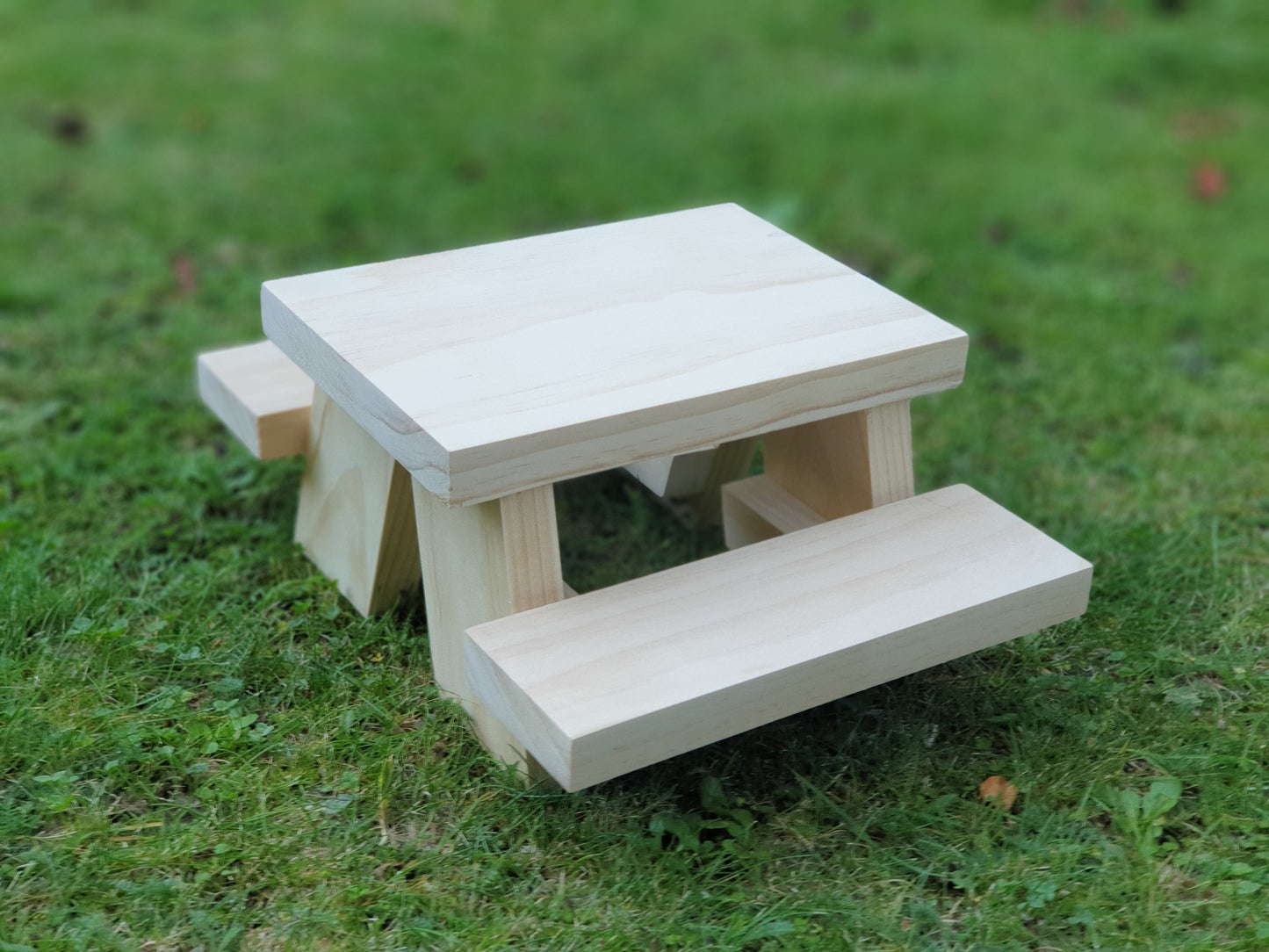 little chinchilla wooden picnic table